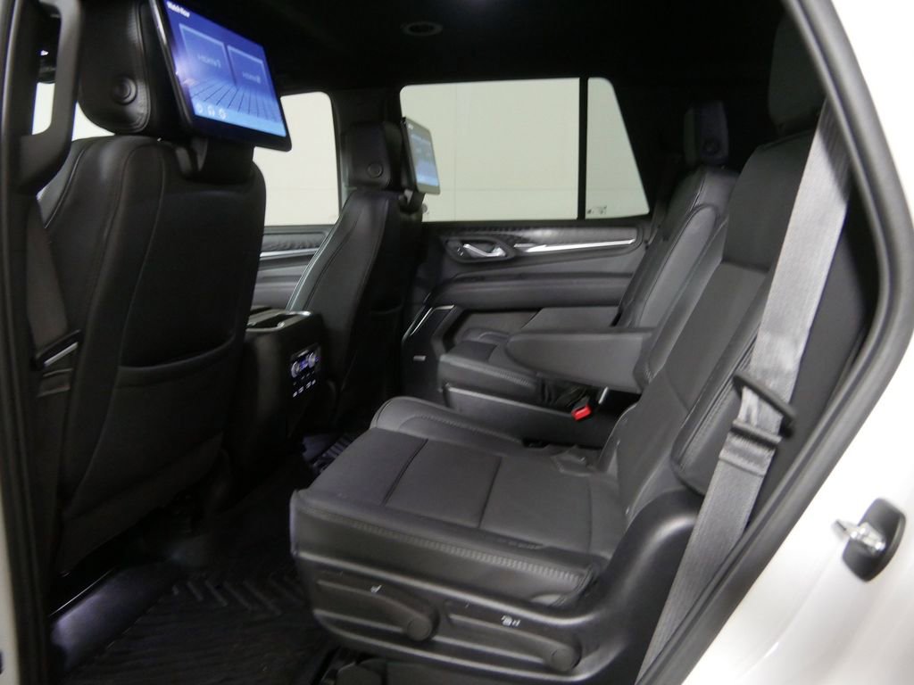 Used 2024 GMC Yukon Denali w/ Advanced Technology Package AWD/4WD image 19