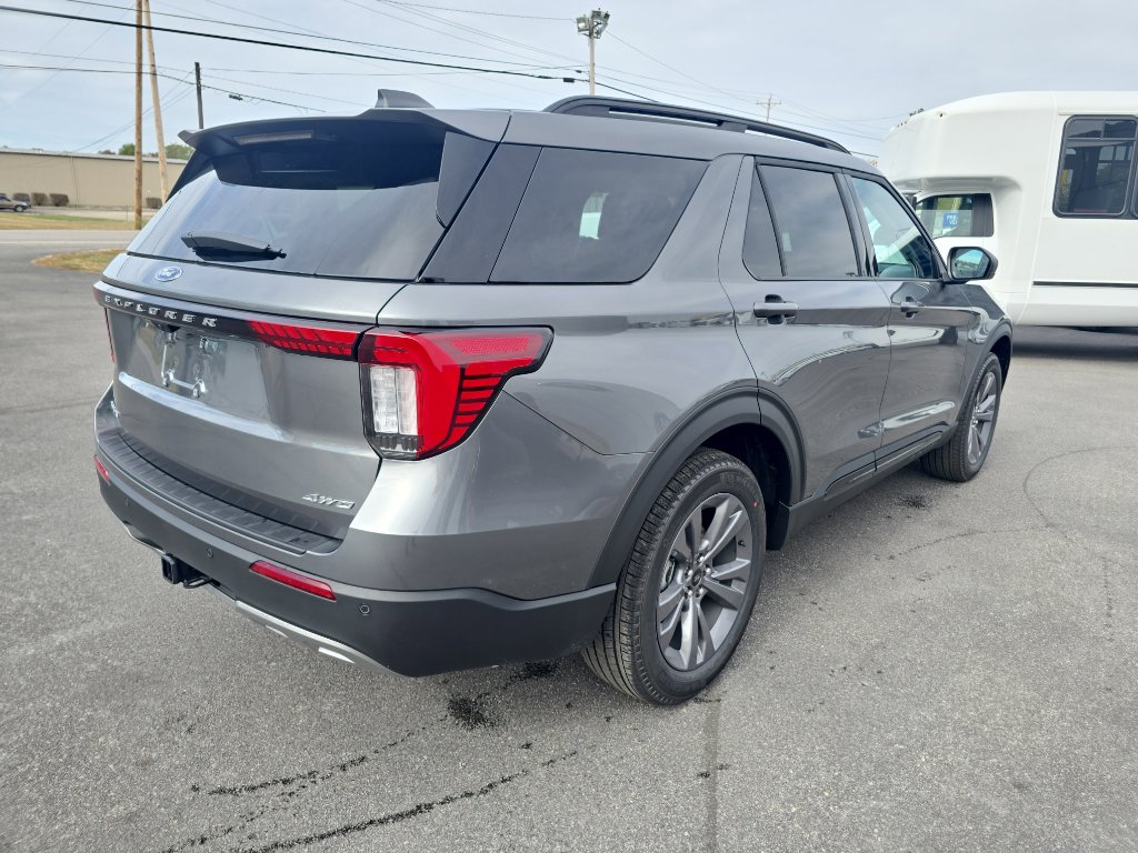 New 2026 Ford Explorer Active image 5