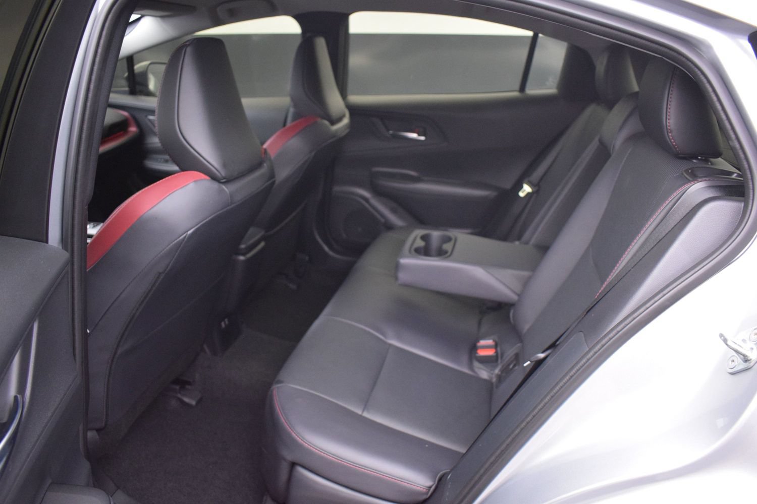 Used 2026 Toyota Prius Plug-In Hybrid FWD image 13