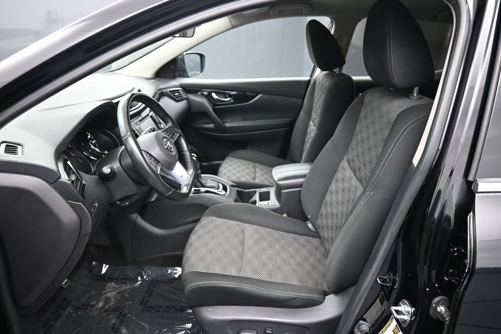 Used 2019 Nissan Rogue Sport SV w/ All-Weather Package AWD/4WD image 18