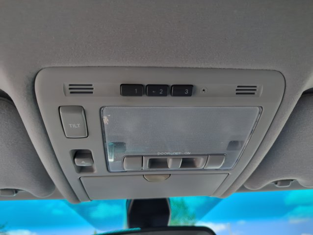 Used 2004 Lexus RX 330 image 23