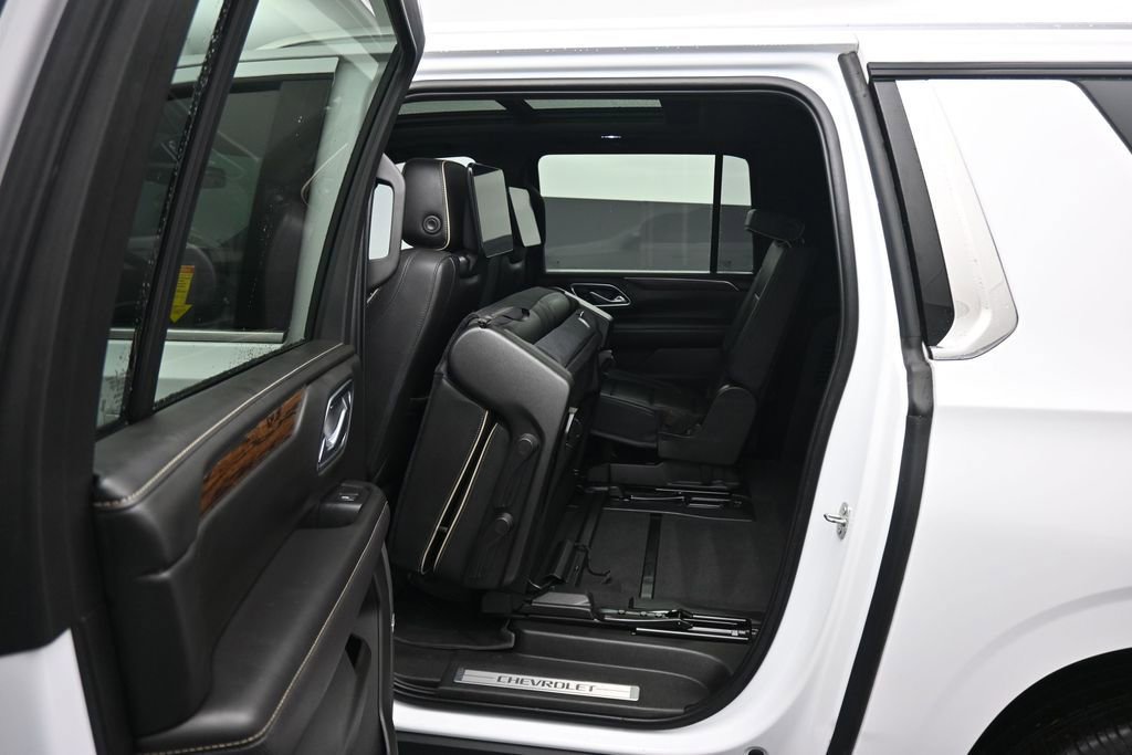 Used 2021 Chevrolet Suburban Premier AWD/4WD image 37
