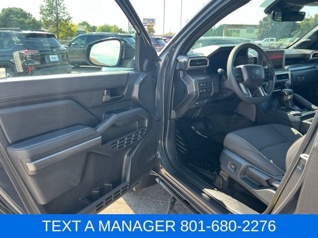 Used 2025 Toyota Tacoma SR5 AWD/4WD image 17