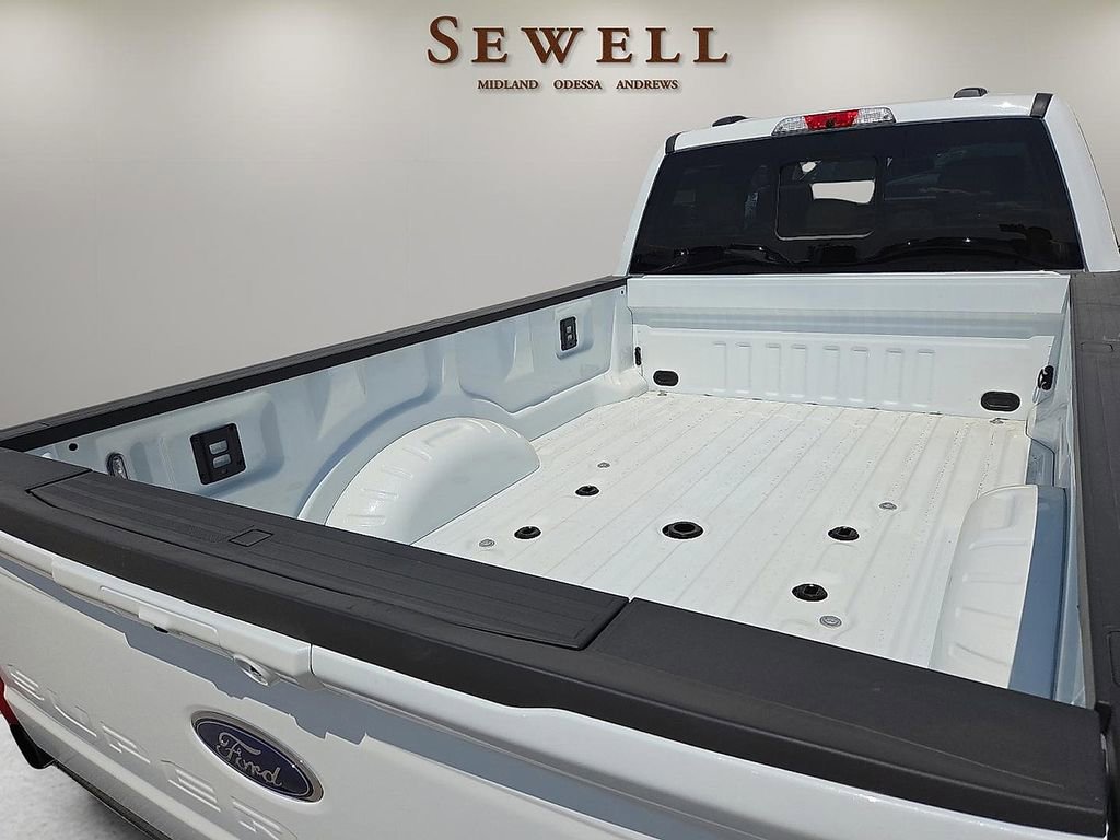 New 2025 Ford F350 Lariat image 8