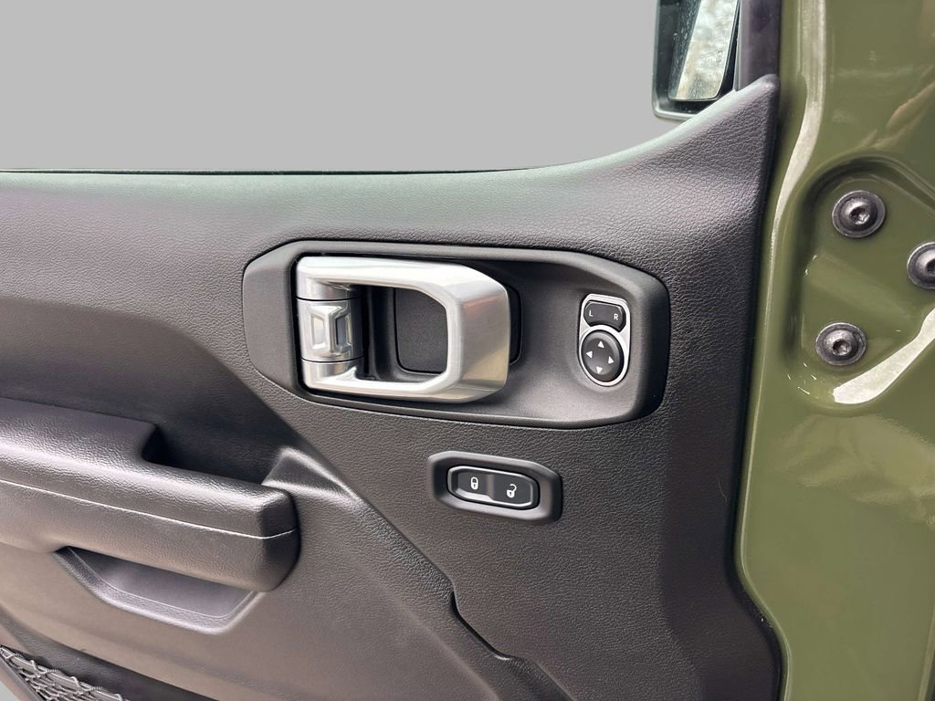 Used 2024 Jeep Wrangler Unlimited w/ Convenience Group AWD/4WD image 14