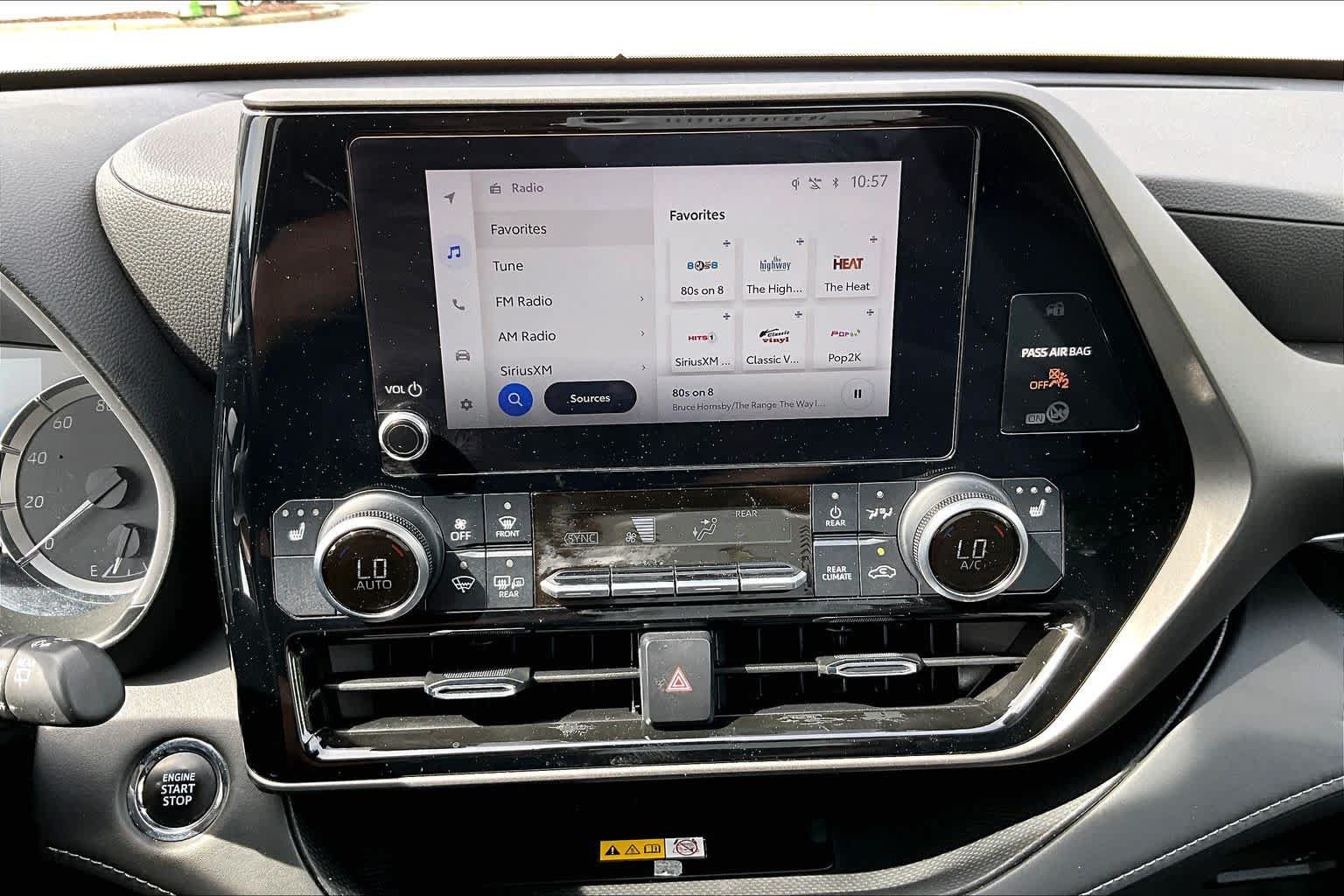 Used 2023 Toyota Highlander XLE FWD image 36
