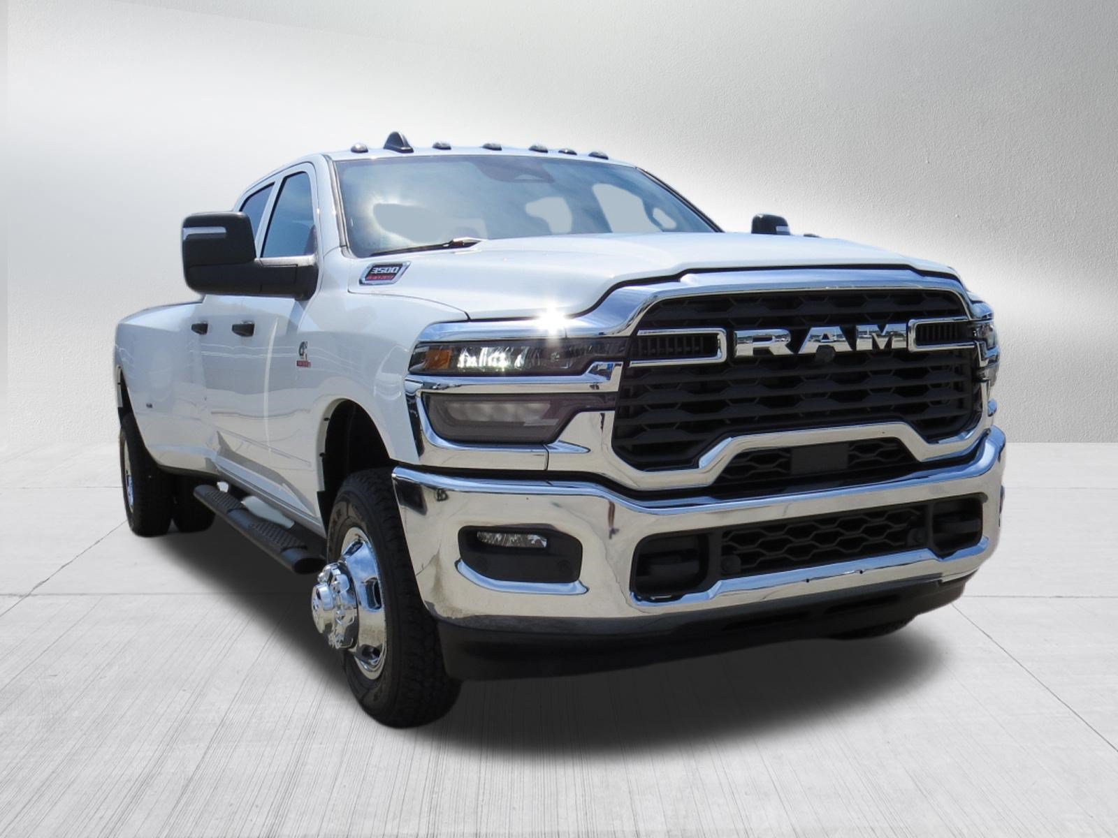 New 2026 RAM 3500 Tradesman AWD/4WD image 10