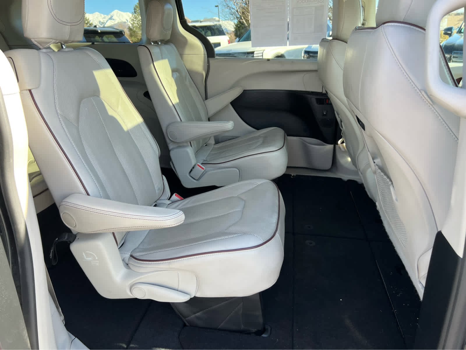 Used 2020 Chrysler Pacifica Limited image 21