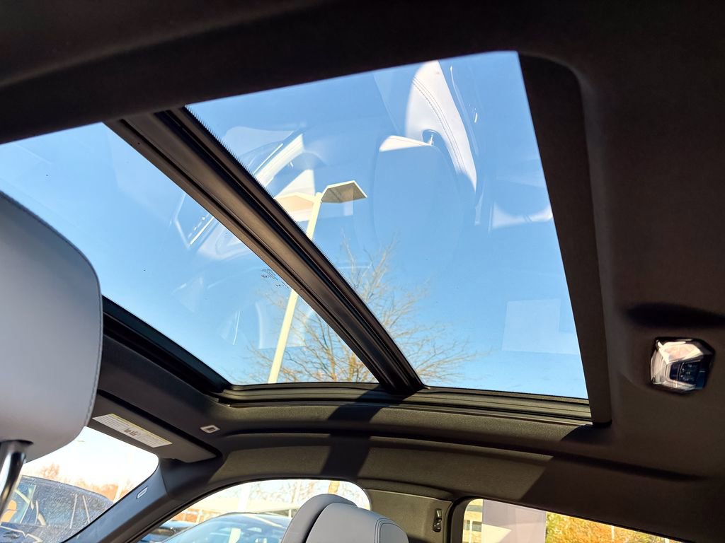 New 2026 BMW X6 xDrive40i image 8