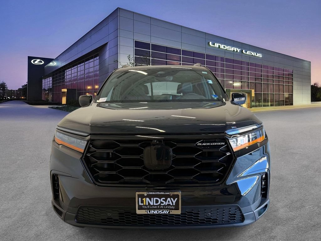 Used 2025 Honda Pilot Black Edition image 8