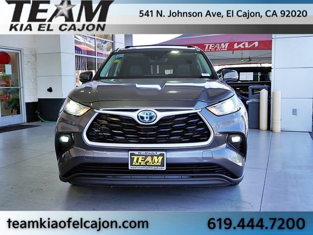 Used 2021 Toyota Highlander XLE AWD/4WD image 4