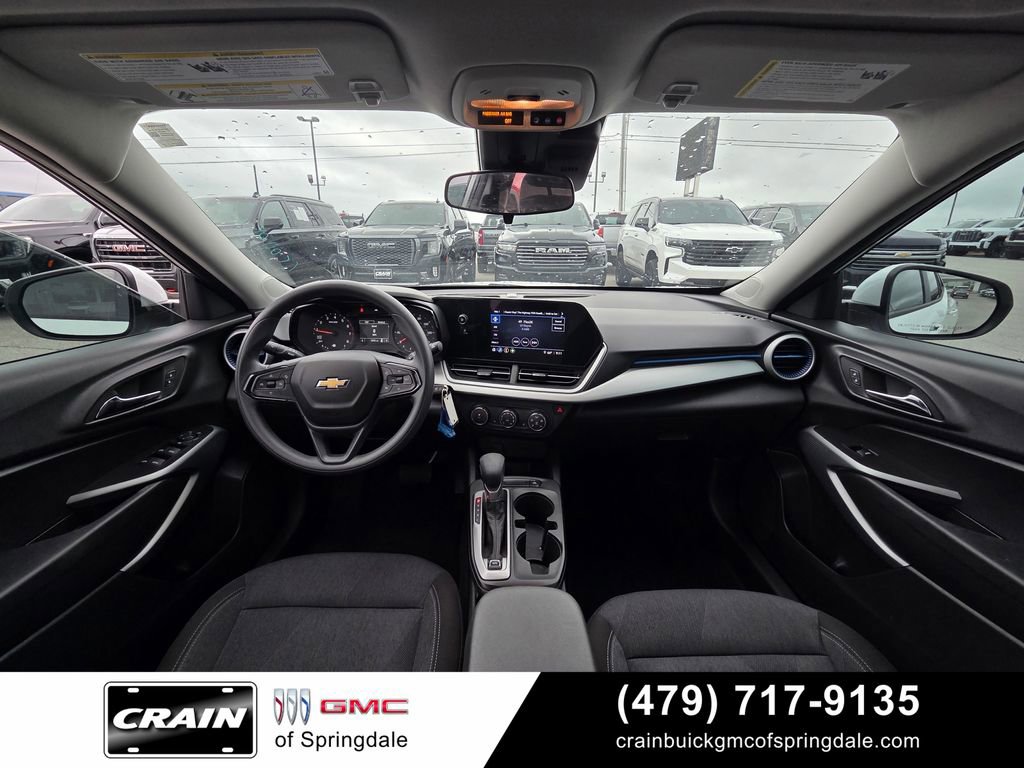 Used 2025 Chevrolet Trax LS w/ LS Convenience Package FWD image 26