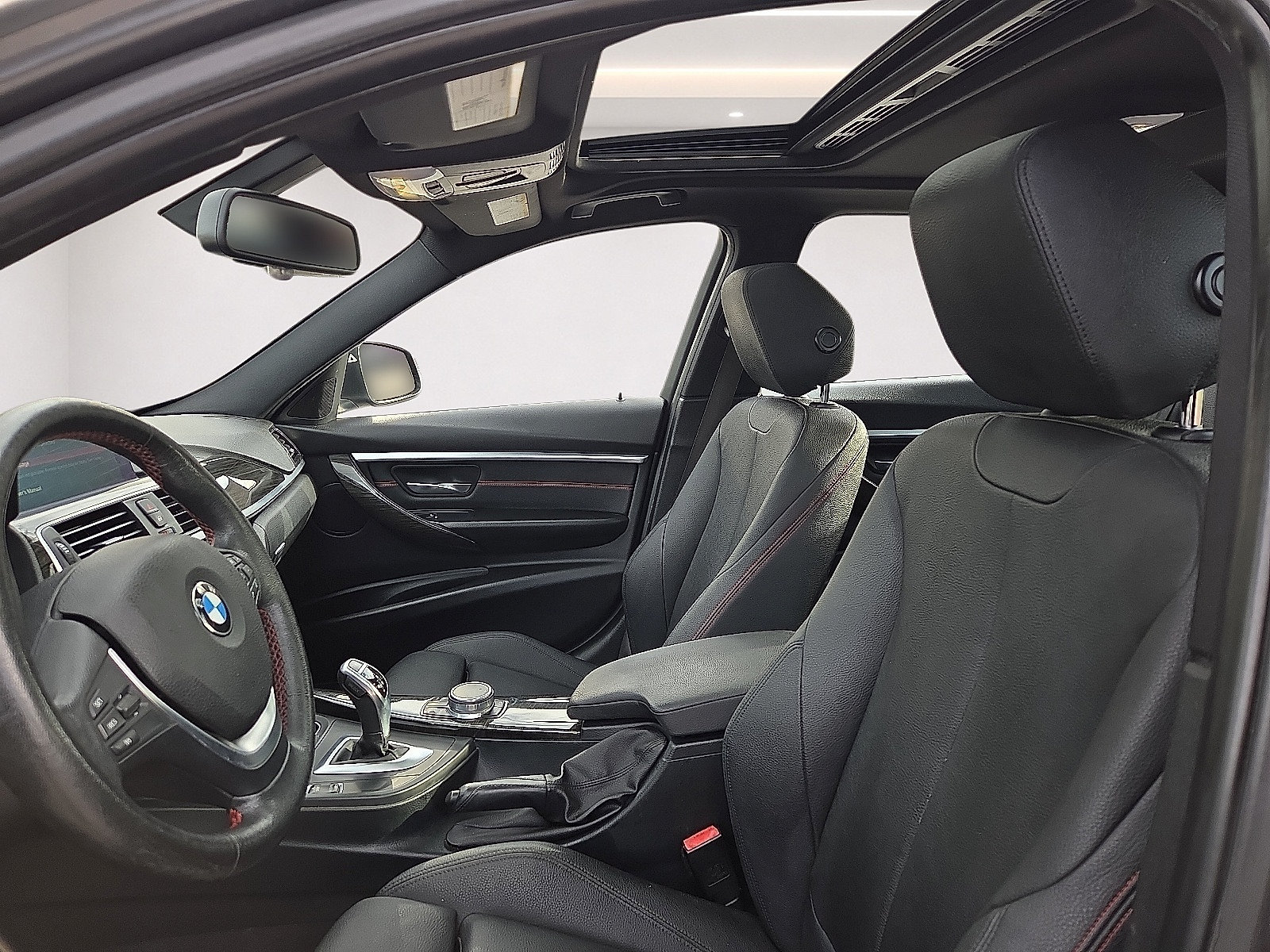 Used 2018 BMW 330i xDrive Sedan AWD/4WD image 12