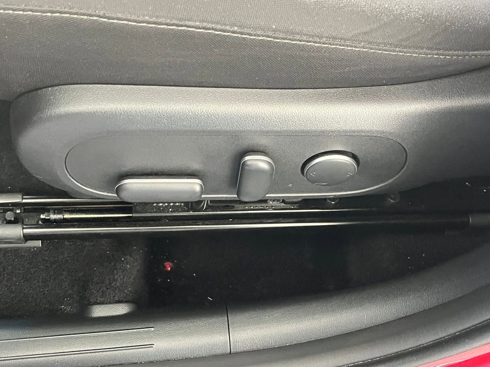 Used 2025 Hyundai Kona SEL image 23