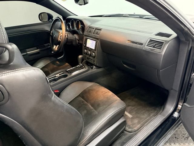 Used 2014 Dodge Challenger R/T RWD image 32