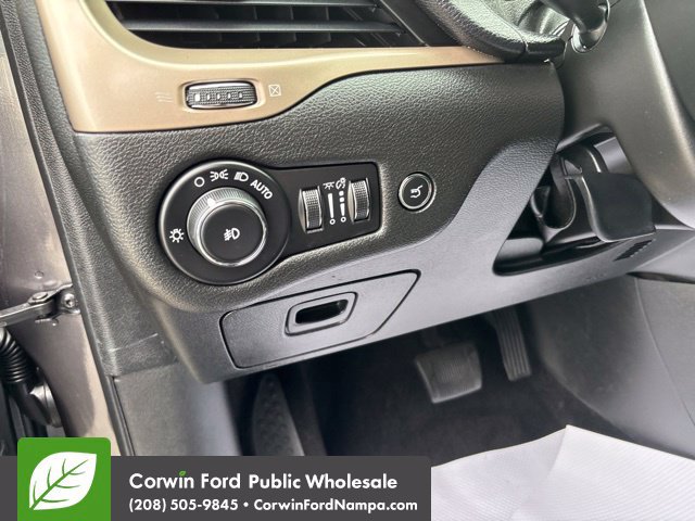 Used 2015 Jeep Cherokee Latitude w/ Comfort/Convenience Group AWD/4WD image 15