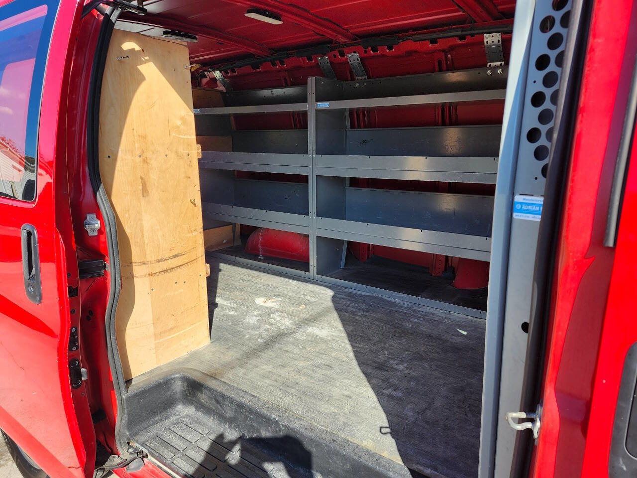 Used 2015 GMC Savana 2500 image 19