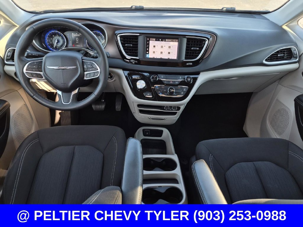 Used 2023 Chrysler Voyager LX FWD image 39