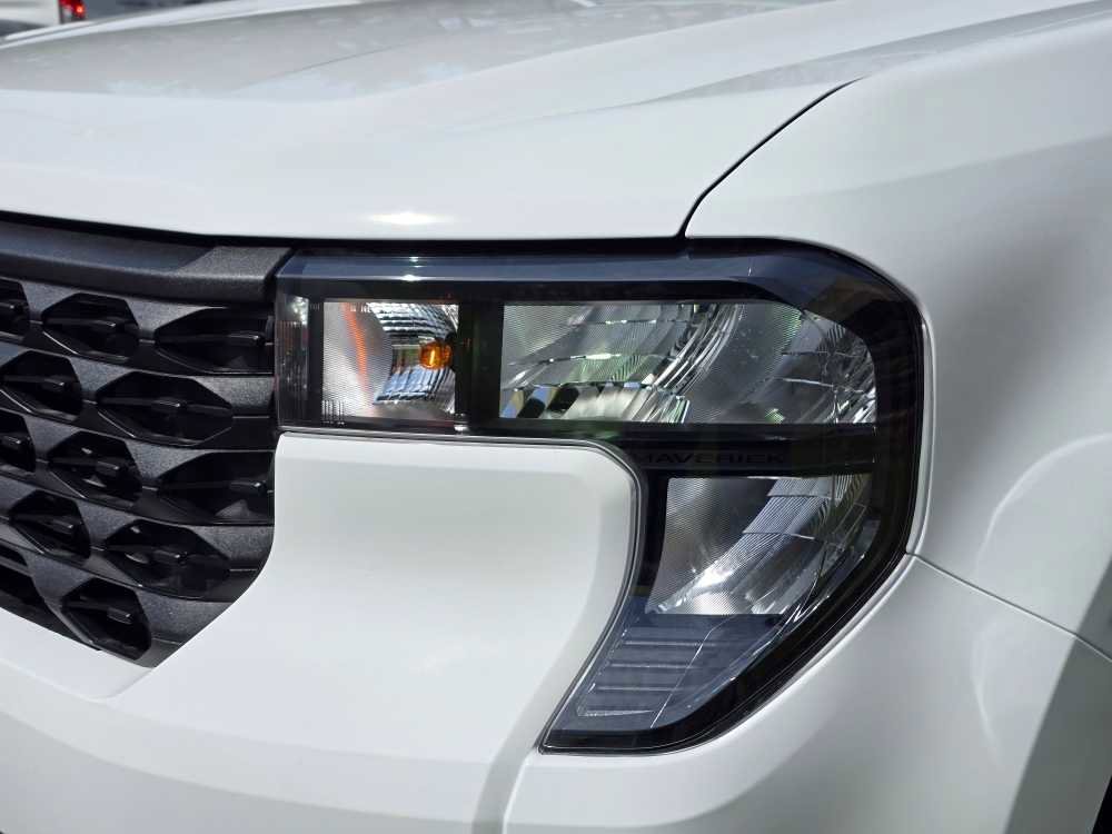 Used 2025 Ford Maverick XL w/ Equipment Group 102A image 5