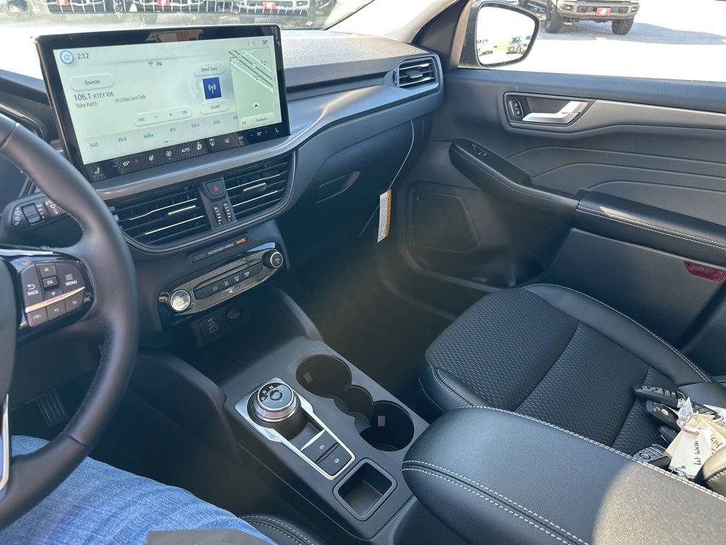 New 2026 Ford Escape SE image 30