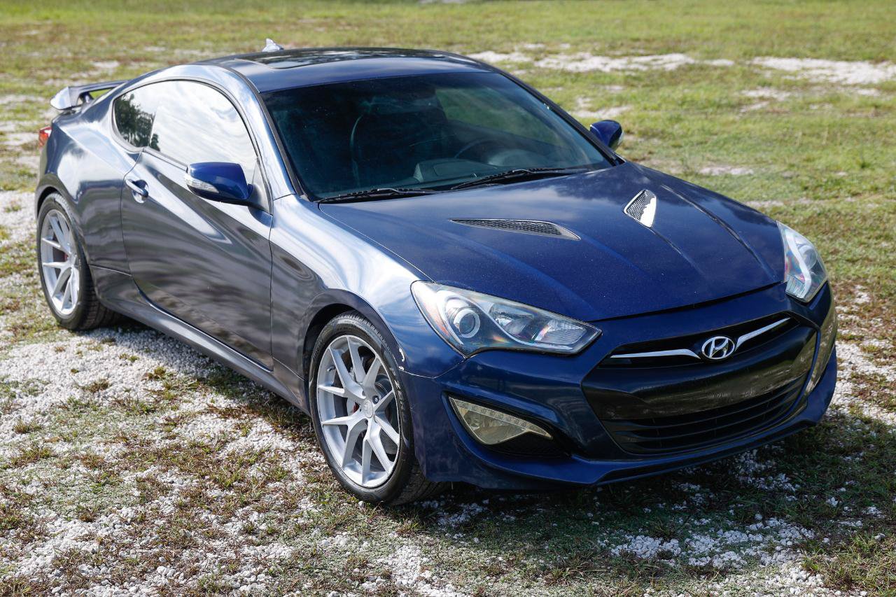 Used 2016 Hyundai Genesis Coupe 3.8 RWD image 15