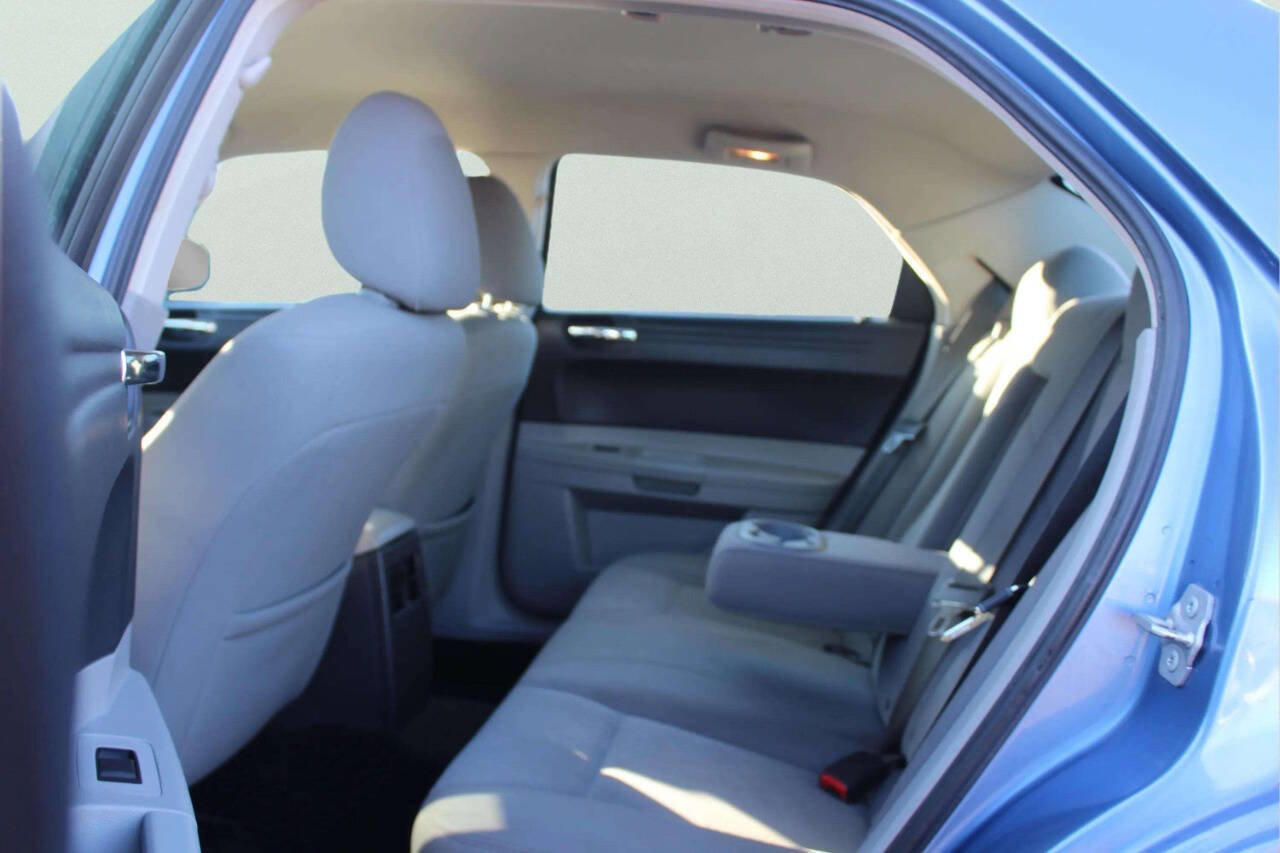 Used 2007 Chrysler 300 image 7