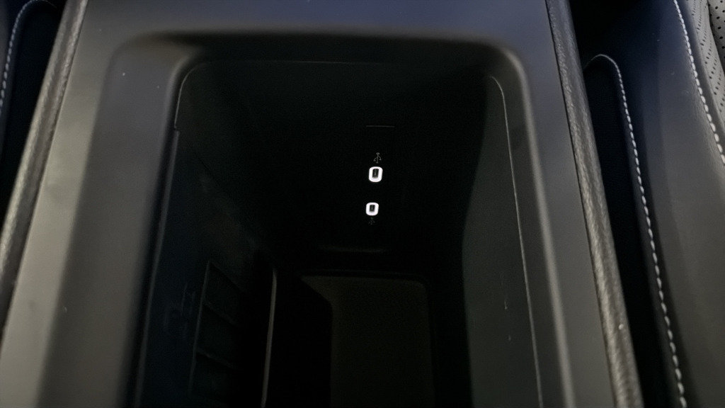 Certified 2025 Volkswagen Tiguan SE FWD image 38
