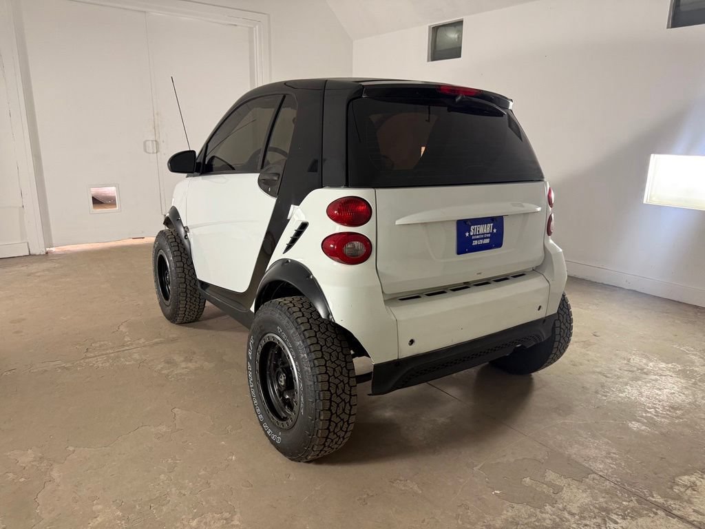 Used 2014 smart fortwo pure RWD image 3
