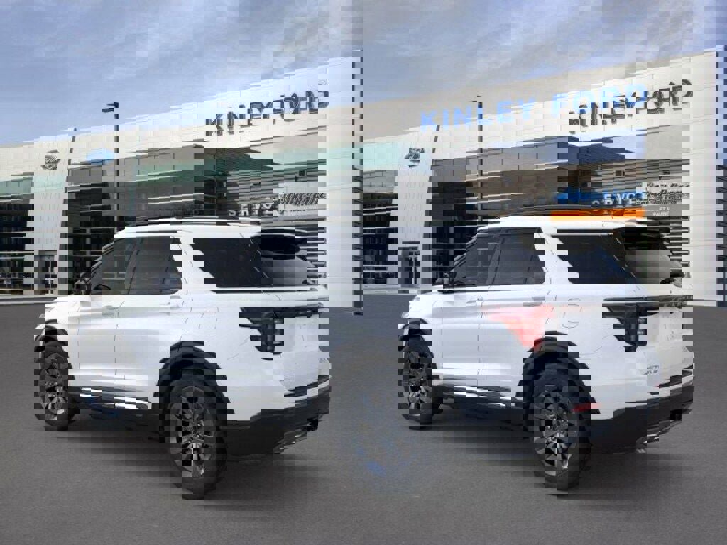 New 2025 Ford Explorer Active w/ Active Comfort Package image 3