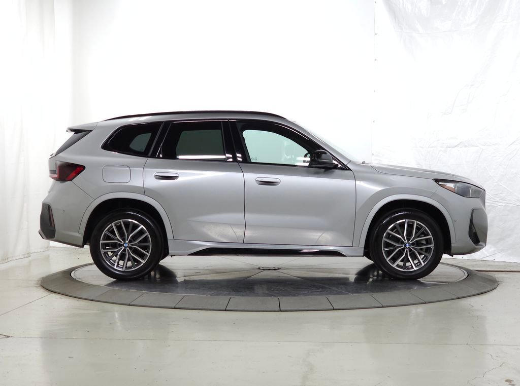 Used 2023 BMW X1 xDrive28i w/ M Sport Package AWD/4WD image 10