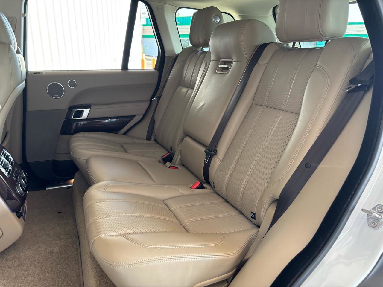 Used 2017 Land Rover Range Rover HSE image 33