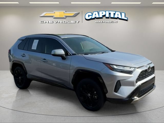 Used 2025 Toyota RAV4 SE w/ Convenience Package AWD/4WD image 7