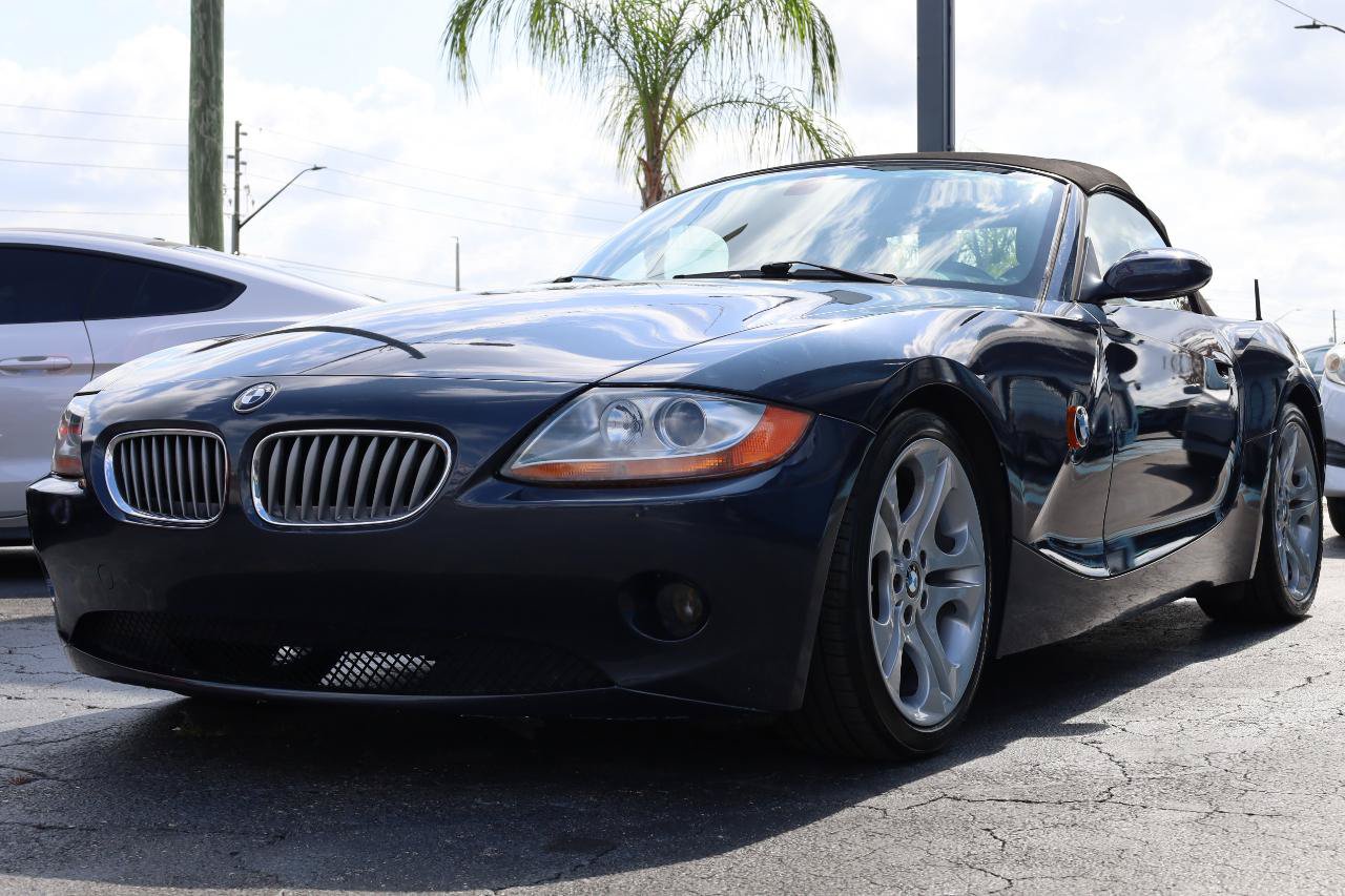 Used 2004 BMW Z4 3.0i RWD image 2