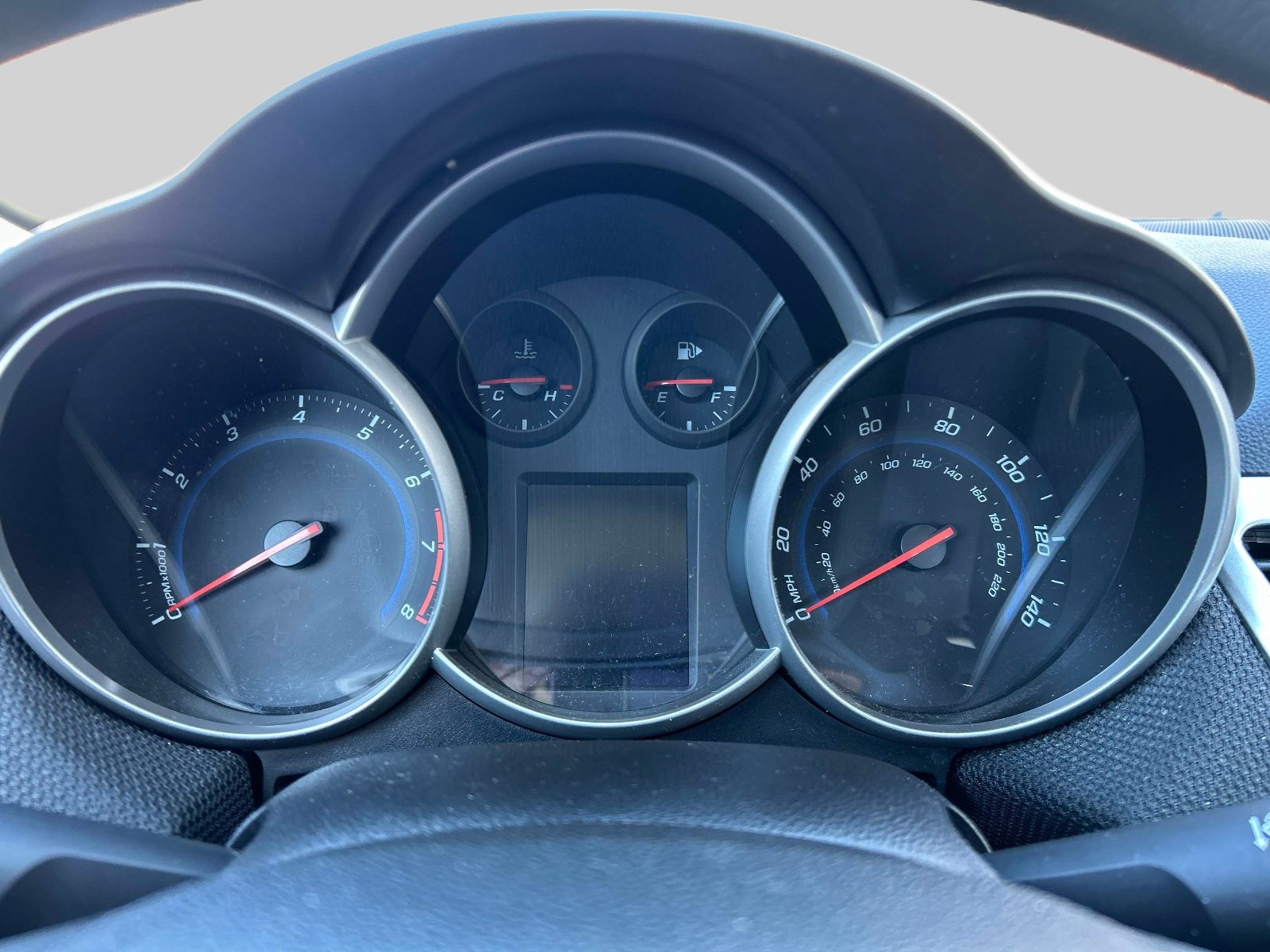 Used 2015 Chevrolet Cruze LT image 25