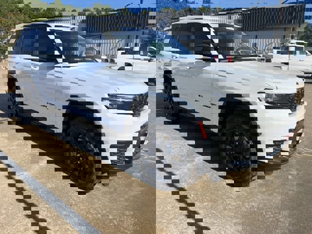 New 2025 Jeep Grand Cherokee L Altitude
