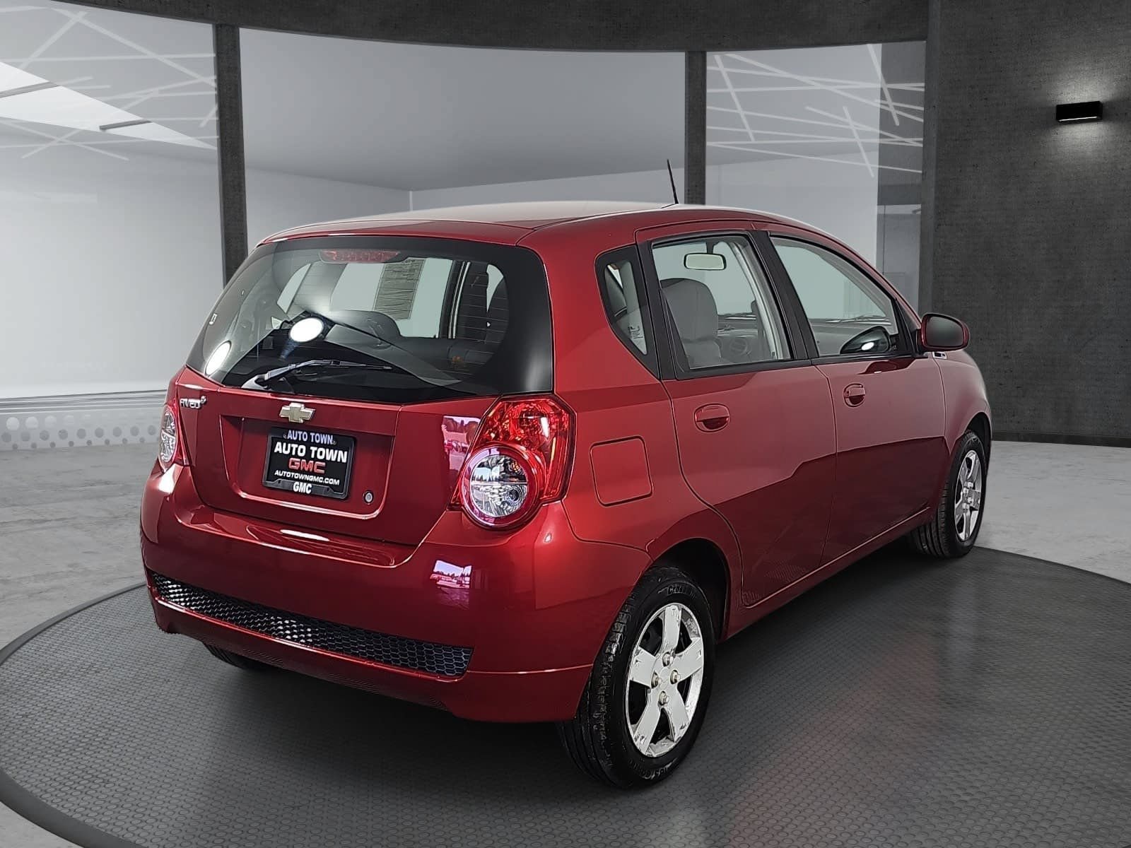 Used 2011 Chevrolet Aveo5 LS FWD image 5