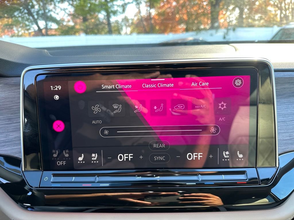 Used 2025 Volkswagen Atlas SEL Premium R-Line image 46