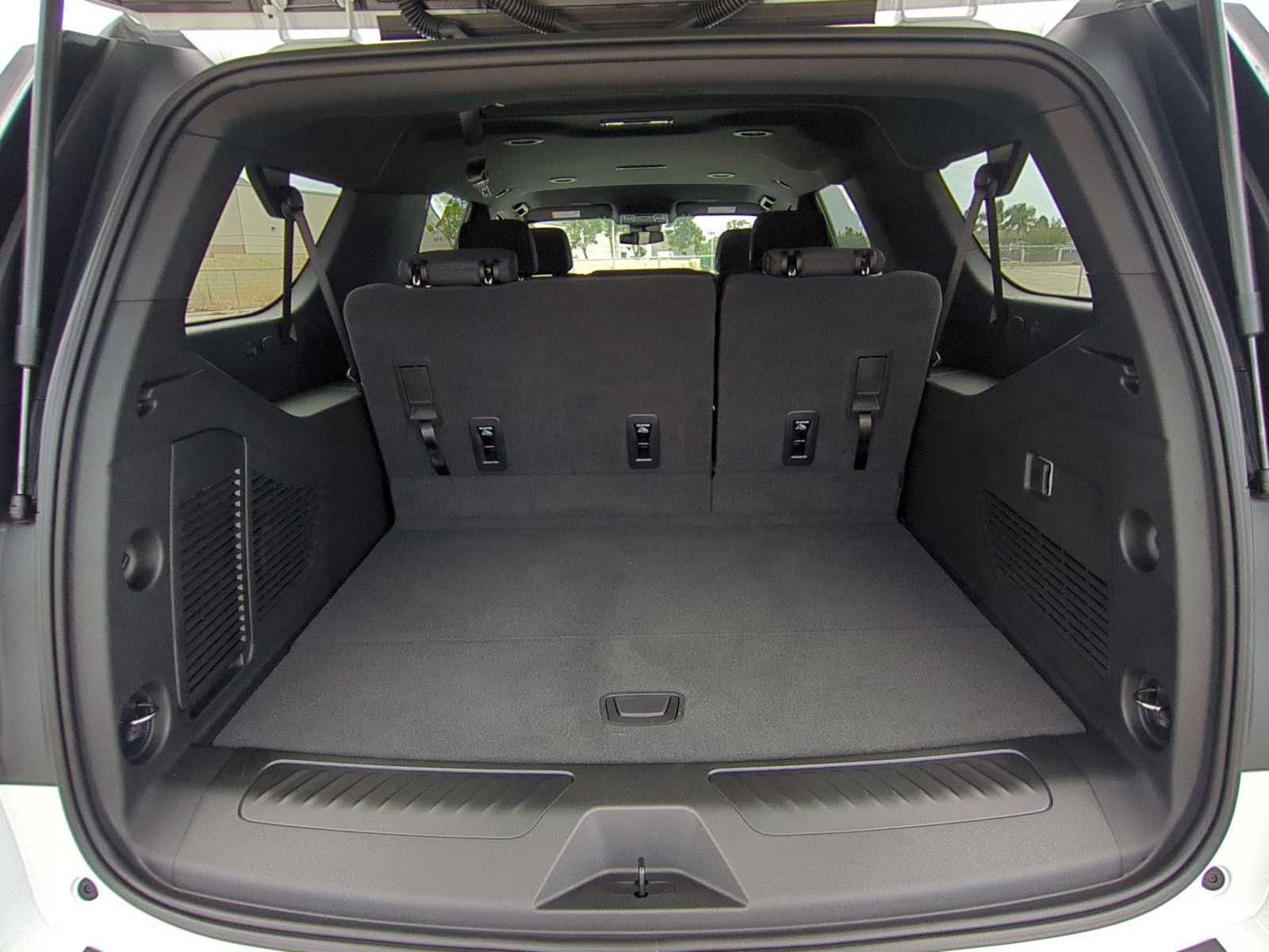 New 2026 Chevrolet Suburban LS RWD image 25