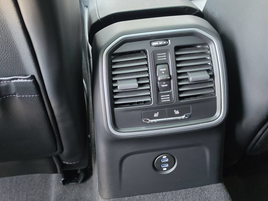 Certified 2025 Porsche Macan Turbo AWD/4WD image 22