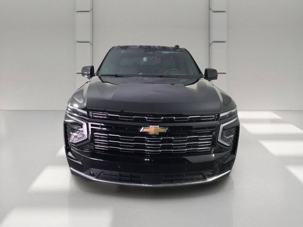 Used 2025 Chevrolet Tahoe High Country RWD image 3