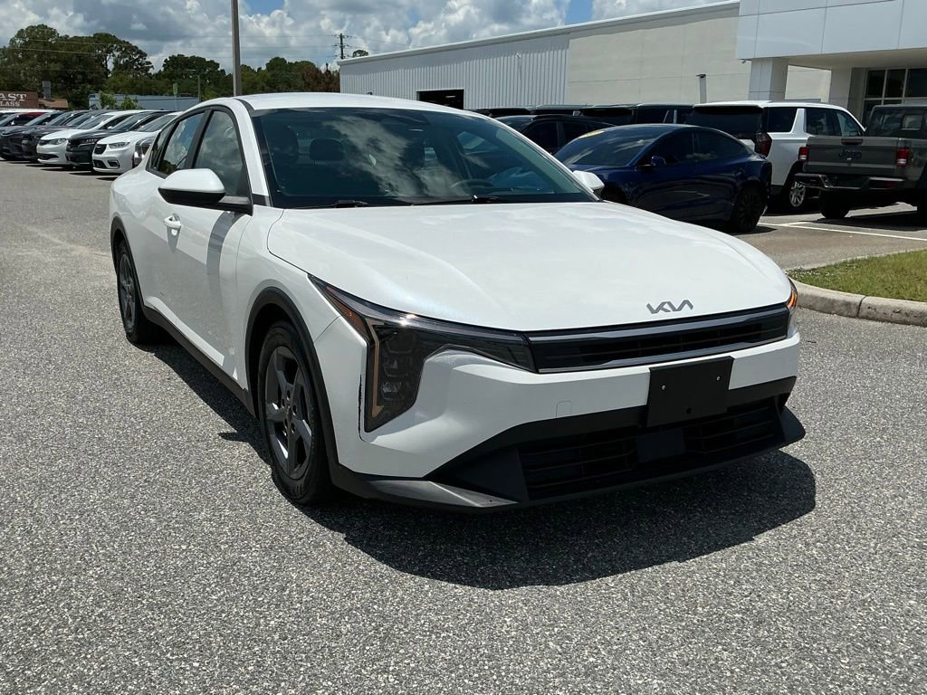 Used 2025 Kia K4 FWD image 8