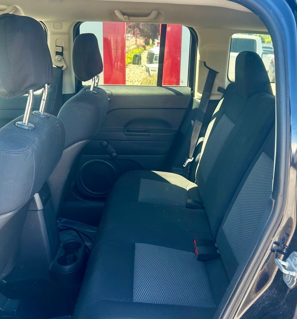 Used 2010 Jeep Patriot Sport w/ Tire & Wheel Group AWD/4WD image 9