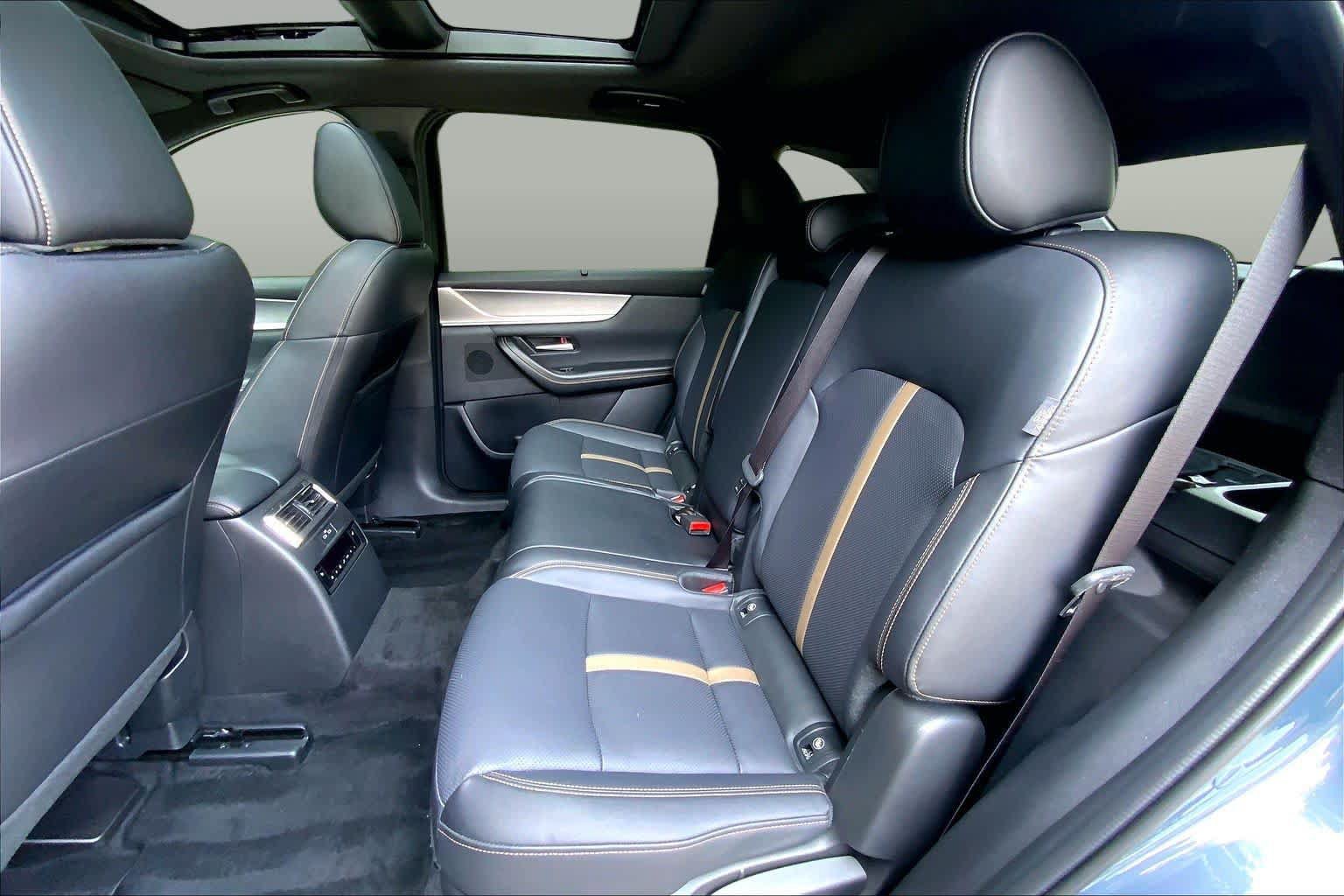 Certified 2025 MAZDA CX-70 Plug-In Hybrid w/ Premium Plus AWD/4WD image 21