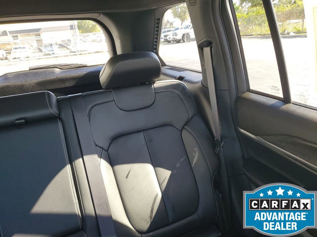 Used 2025 Jeep Grand Cherokee Limited image 16
