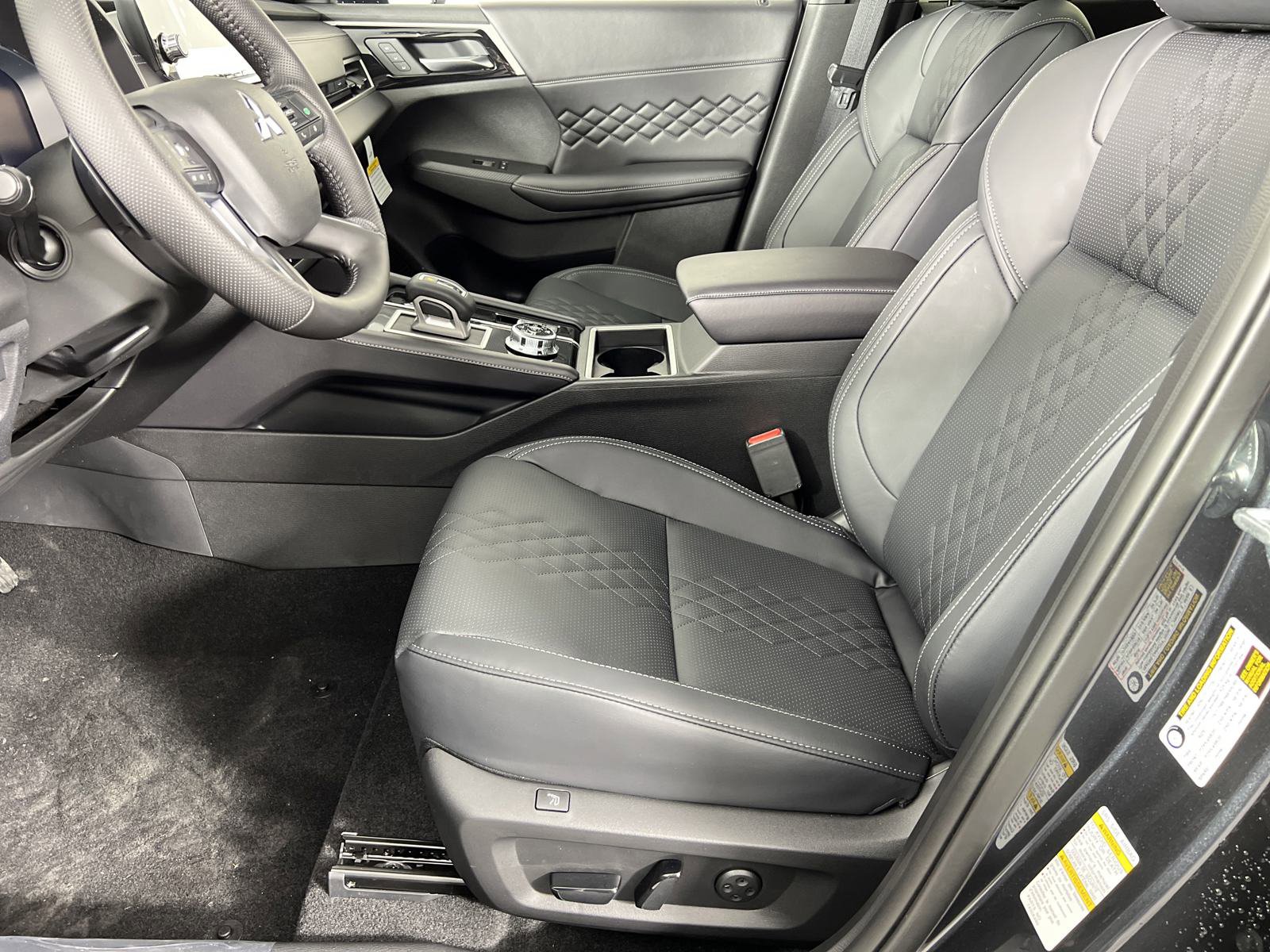 New 2025 Mitsubishi Outlander SEL Black Edition image 9