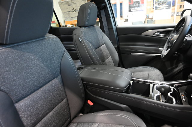 New 2027 Chevrolet Traverse LT w/ LPO, Floor Liner Package FWD image 8