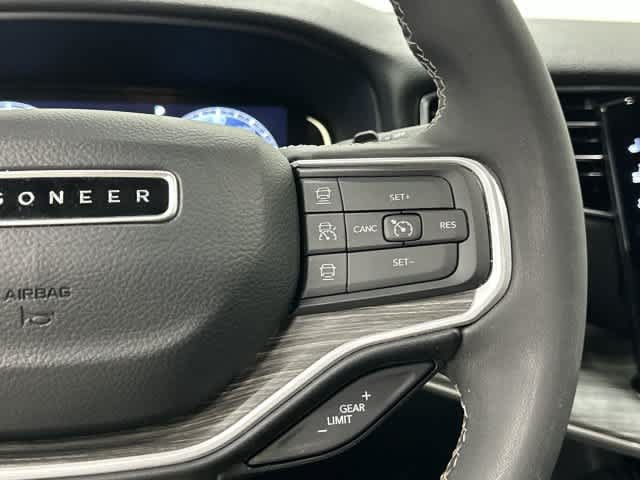 Used 2024 Jeep Wagoneer L Series II w/ Flexible Seating Group RWD image 18