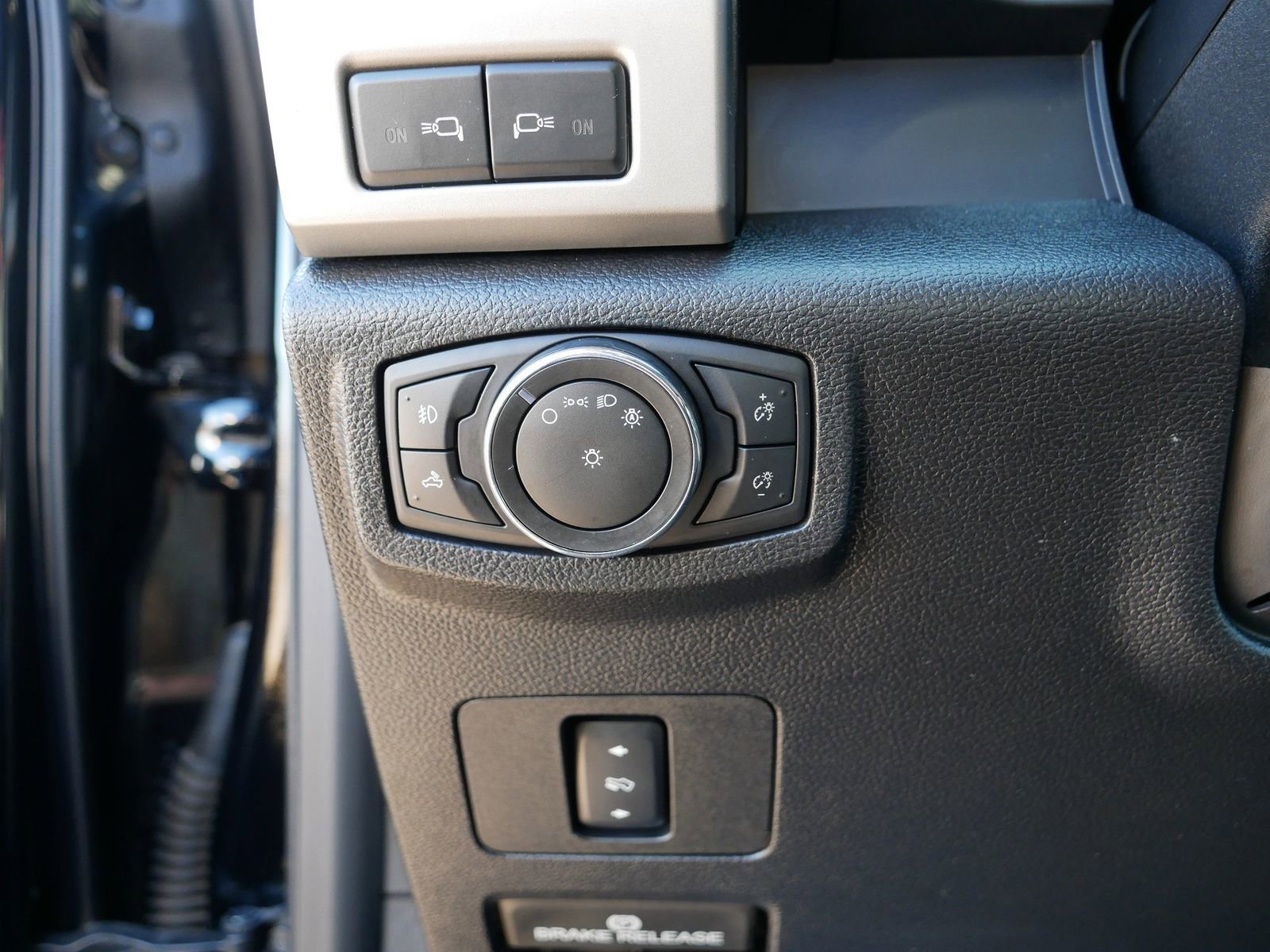 Used 2017 Ford F350 Lariat w/ Chrome Package image 16