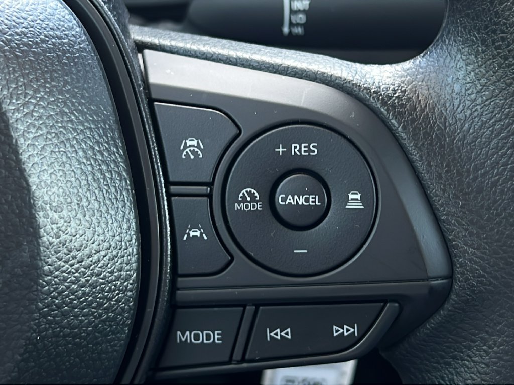 Used 2025 Toyota Corolla LE FWD image 19