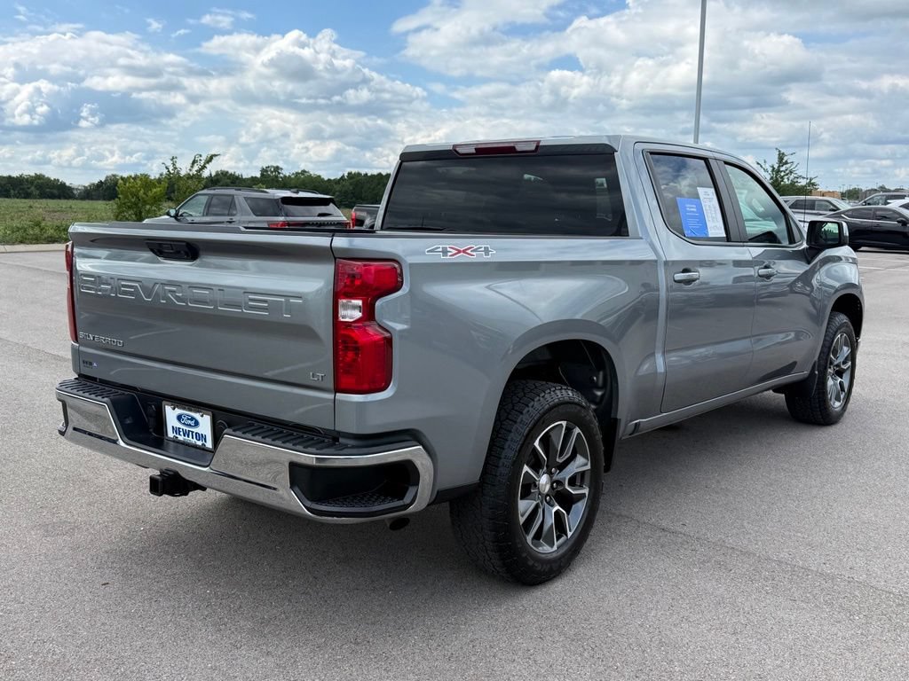 Used 2024 Chevrolet Silverado 1500 LT AWD/4WD image 32